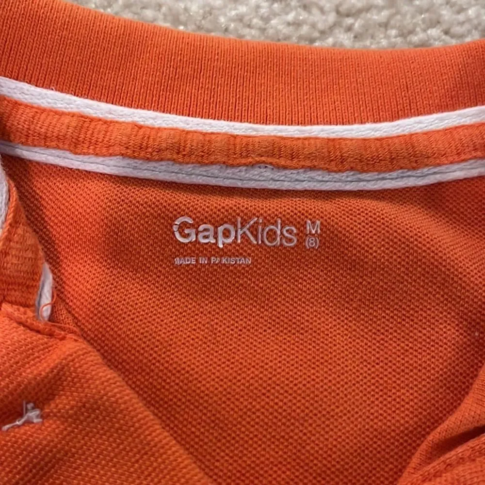 GAP KIDS SIZE MEDIUM SHIRT